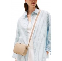 TOMMY HILFIGER LOGOTAPE CAMERA BAG ΤΣΑΝΤΑ ΓΥΝΑΙΚΕΙΑ TAUPE